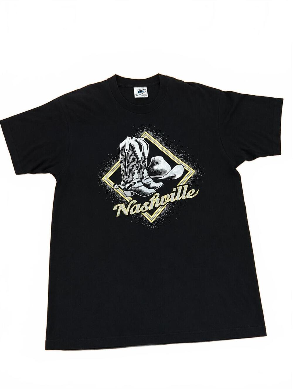 Vintage Nashville cowboy boots graphic tee 🤠